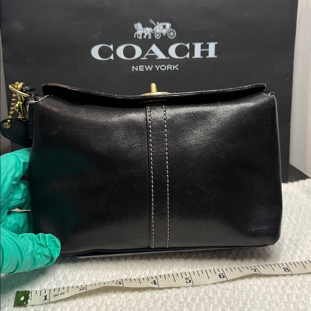 Y2K coach Hampton Turn-lock Black Leather Wristlet with Gold Accent